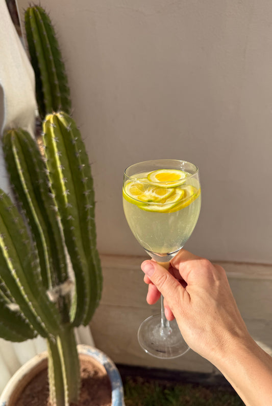 Mango · Vasaras pļava (meža aveņu lapas, lazdu lapas, piparmētra, nātres)